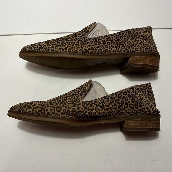 Lucky Brand Cahill Flat in Leopard Print Leather, Size 8 - Picture 7 of 10